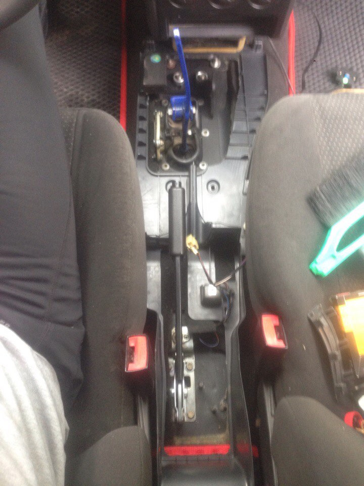 Ручник — Lada Приора седан, 1,6 л, 2008 года | своими руками | DRIVE2