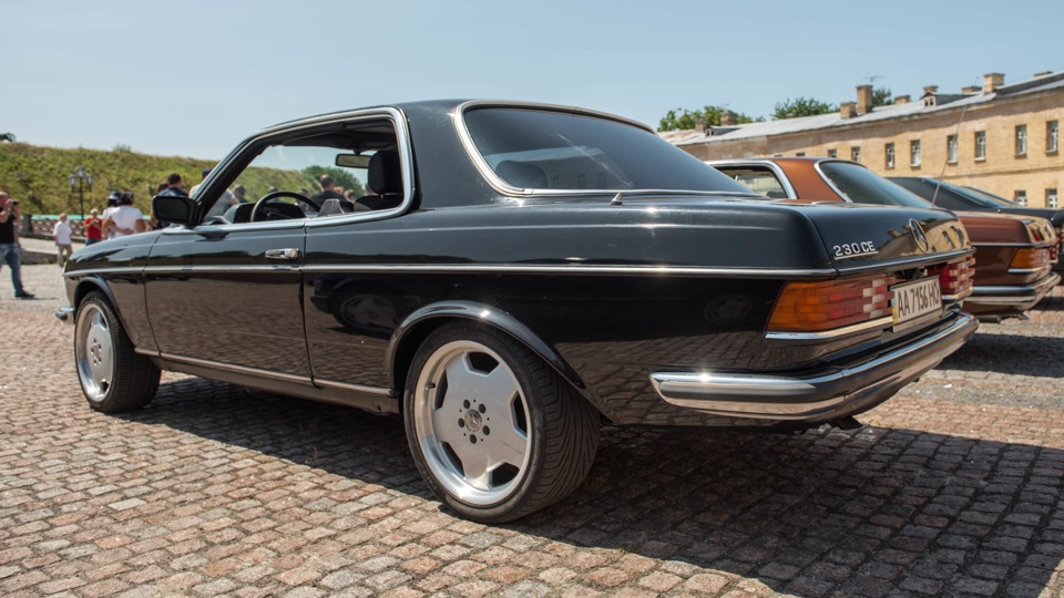German Whip: Mercedes-Benz W123 500CE AMG Coupé " supernaut