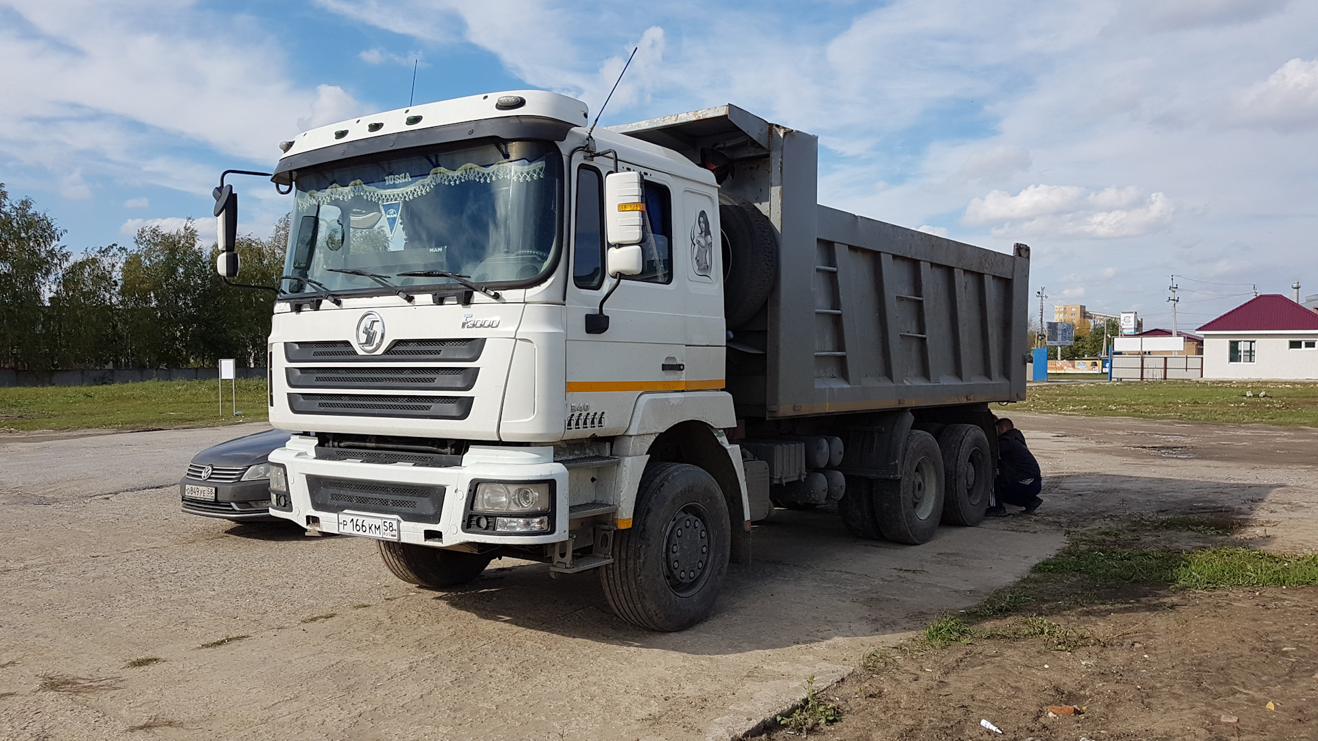 водитель самосвала нижегородская. камаз 6320 самосвал. камаз въехавший у дом в нижегородской области. водитель камаз 6520 самосвал. ао дск автобан.