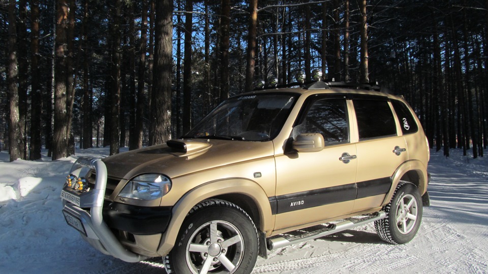 Шеви нива компрессор. Chevy Niva 2006. Нива Шевроле заряженная за 200 тысяч.