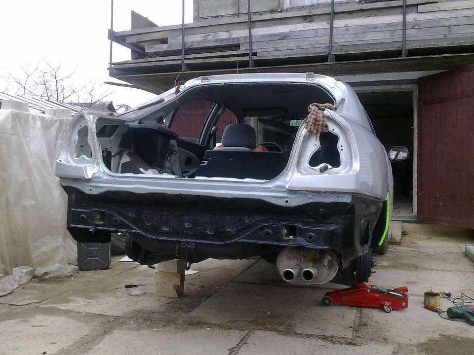 перед сборкой — Mitsubishi Carisma