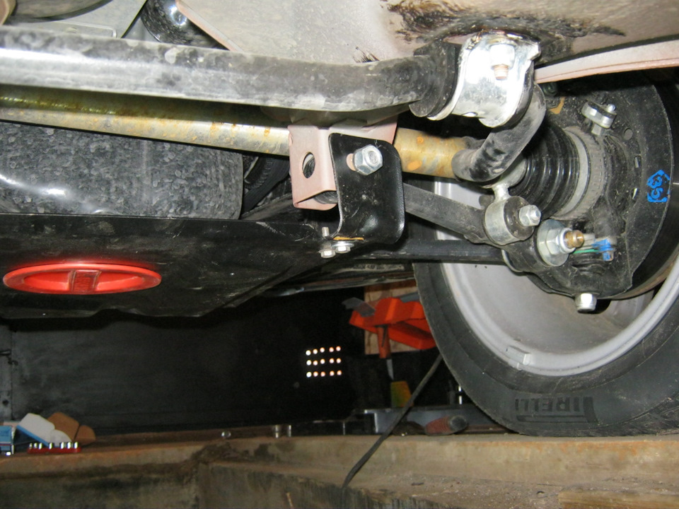 Правое крепление — Lada Kalina Cross