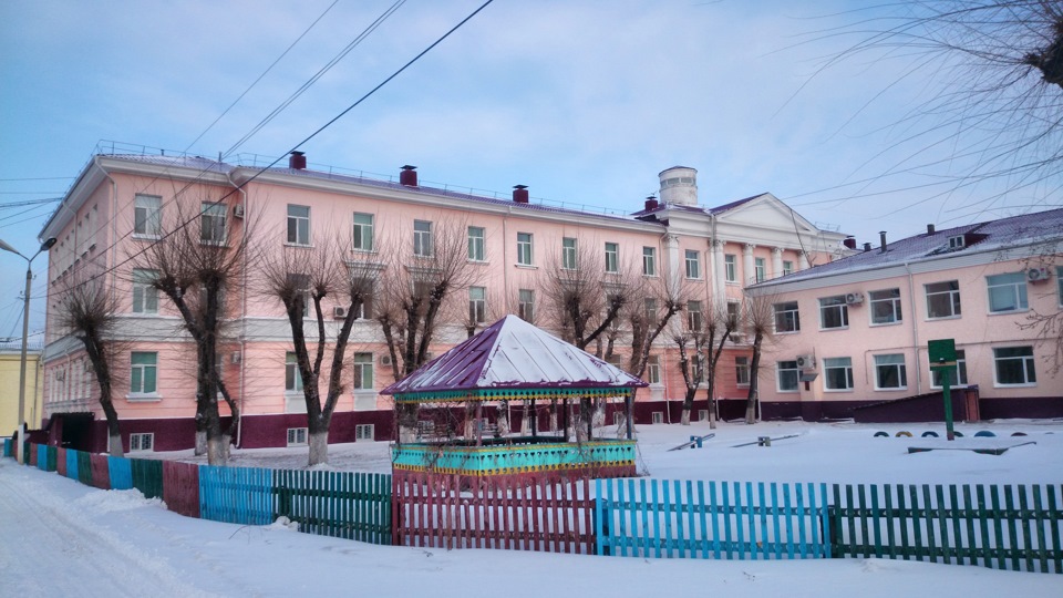 Областная больница благовещенск. Детская областная больница Благовещенск. Детская больница Благовещенск Октябрьская 108. Детская областная поликлиника Благовещенск. Детский областной больница в Благовещенске.