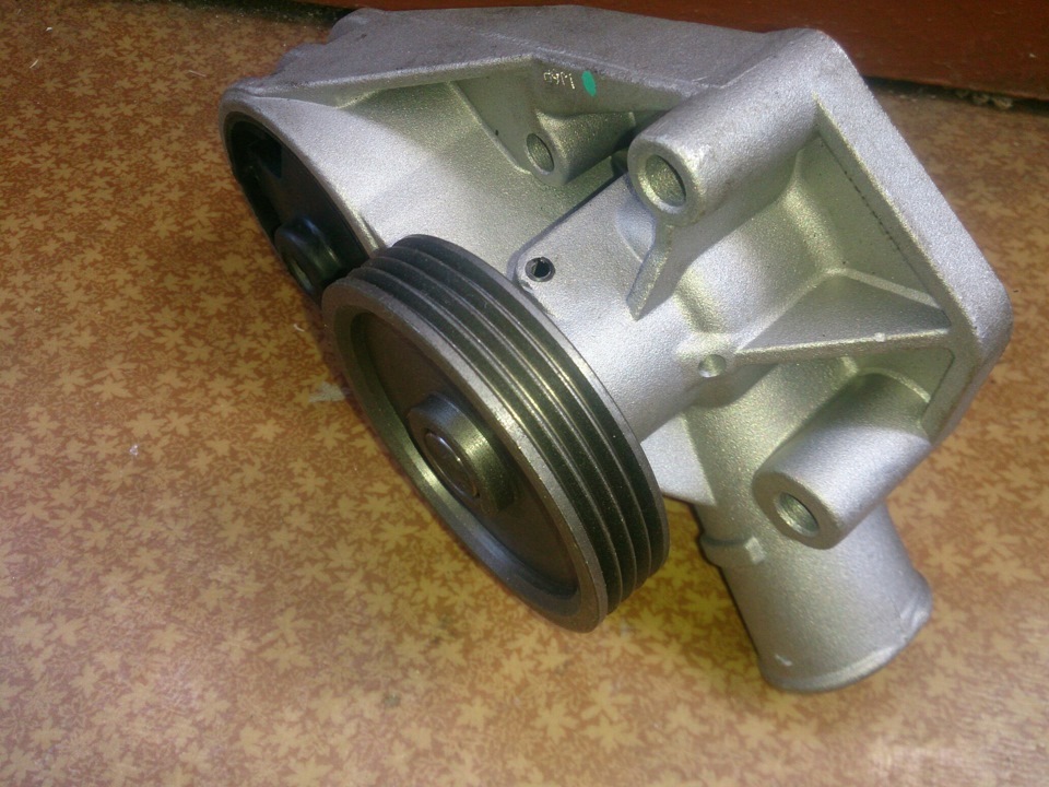 Куплю помпу или клиновой шкив от него. — Skoda Felicia, 1,3 л, 1998 ...