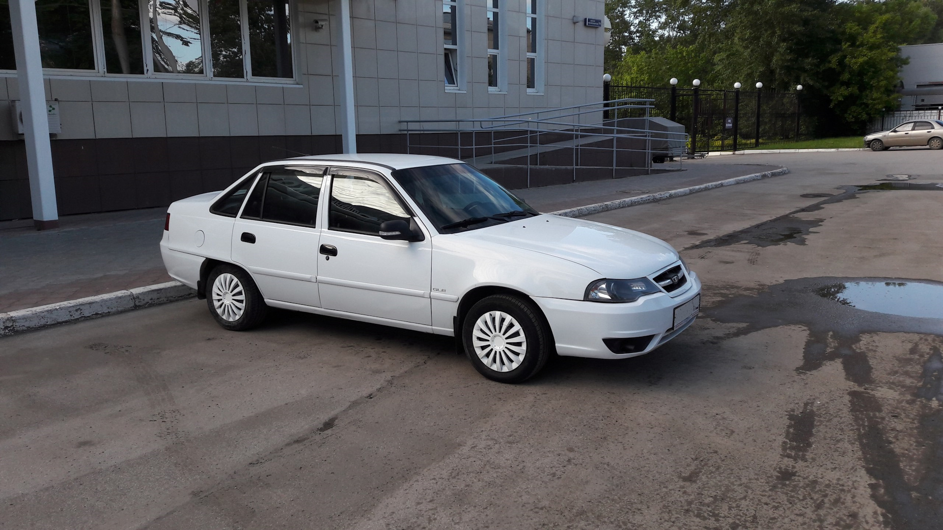 Daewoo Nexia n150 белая