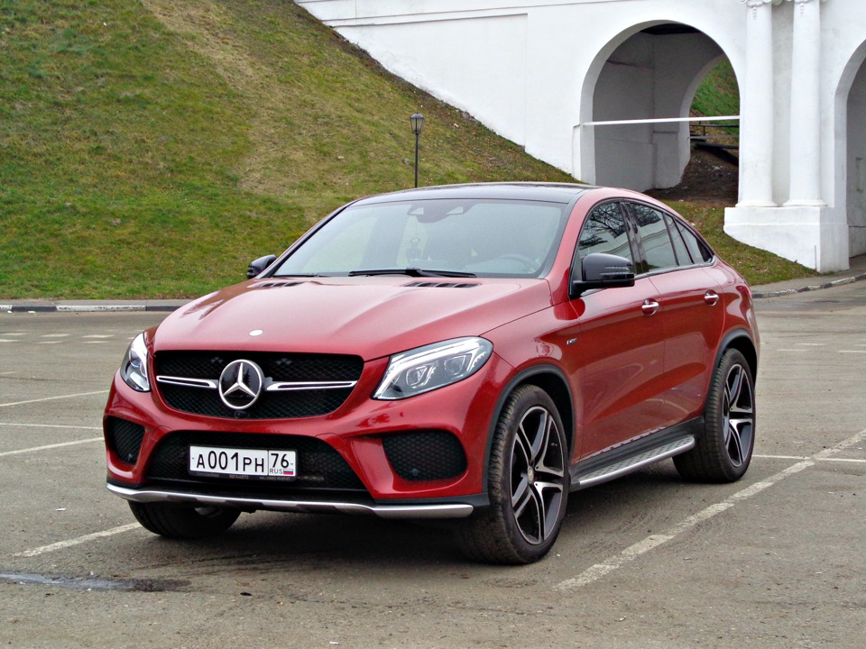 Mercedes GLA Coupe drive2