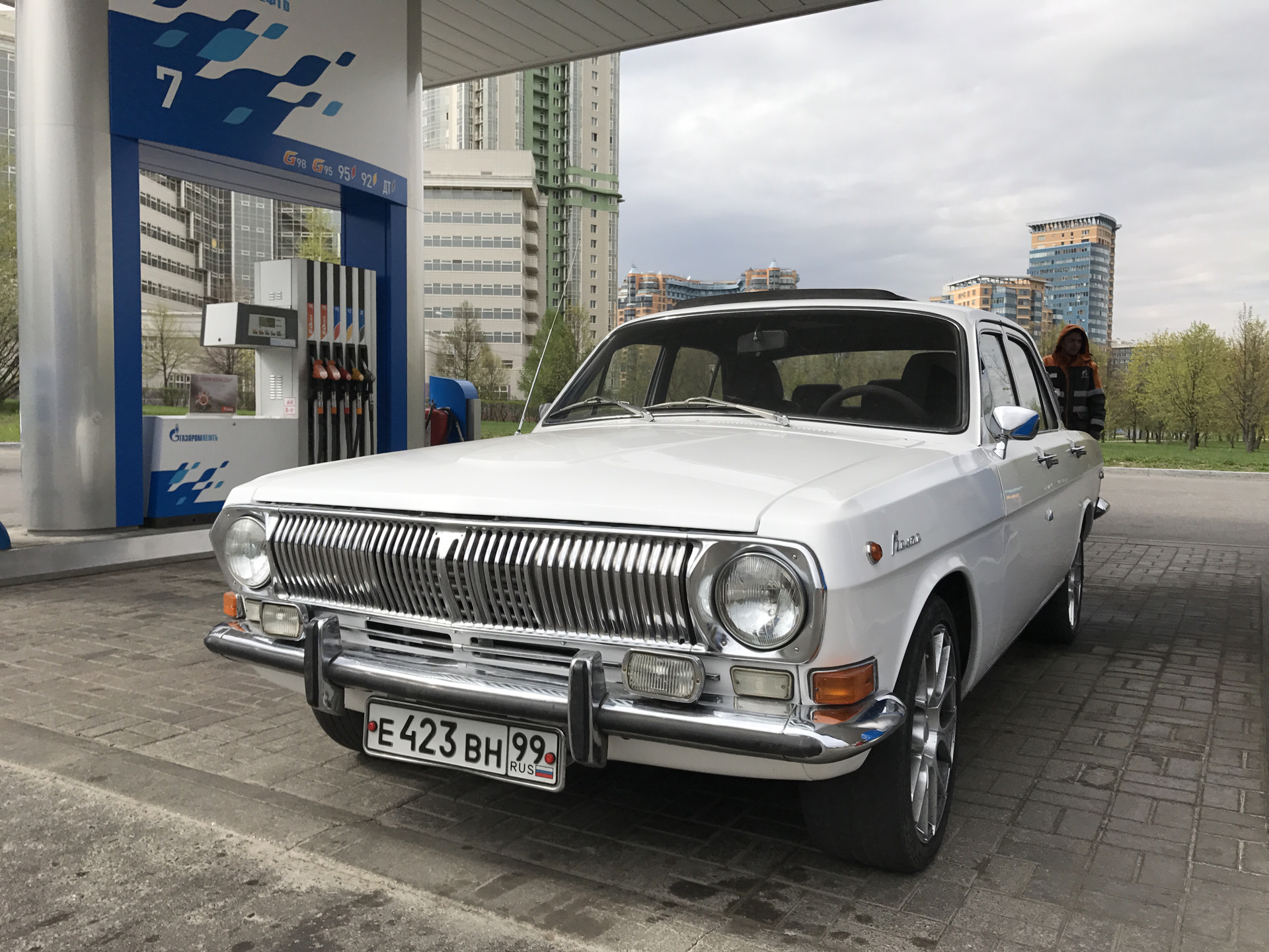 Волга 2401. ГАЗ 2401.