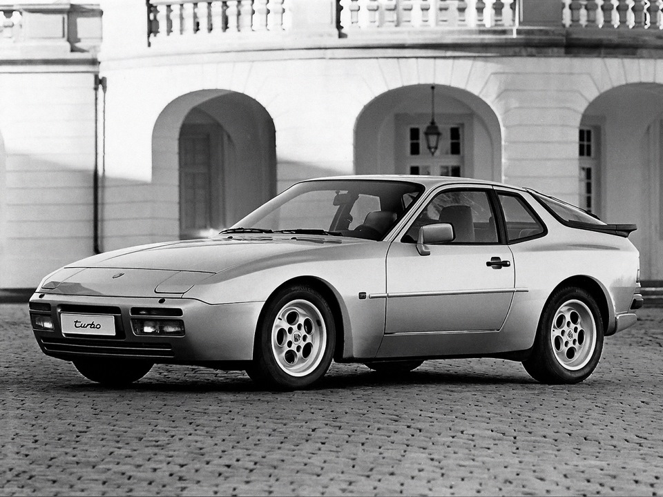 Porsche 944