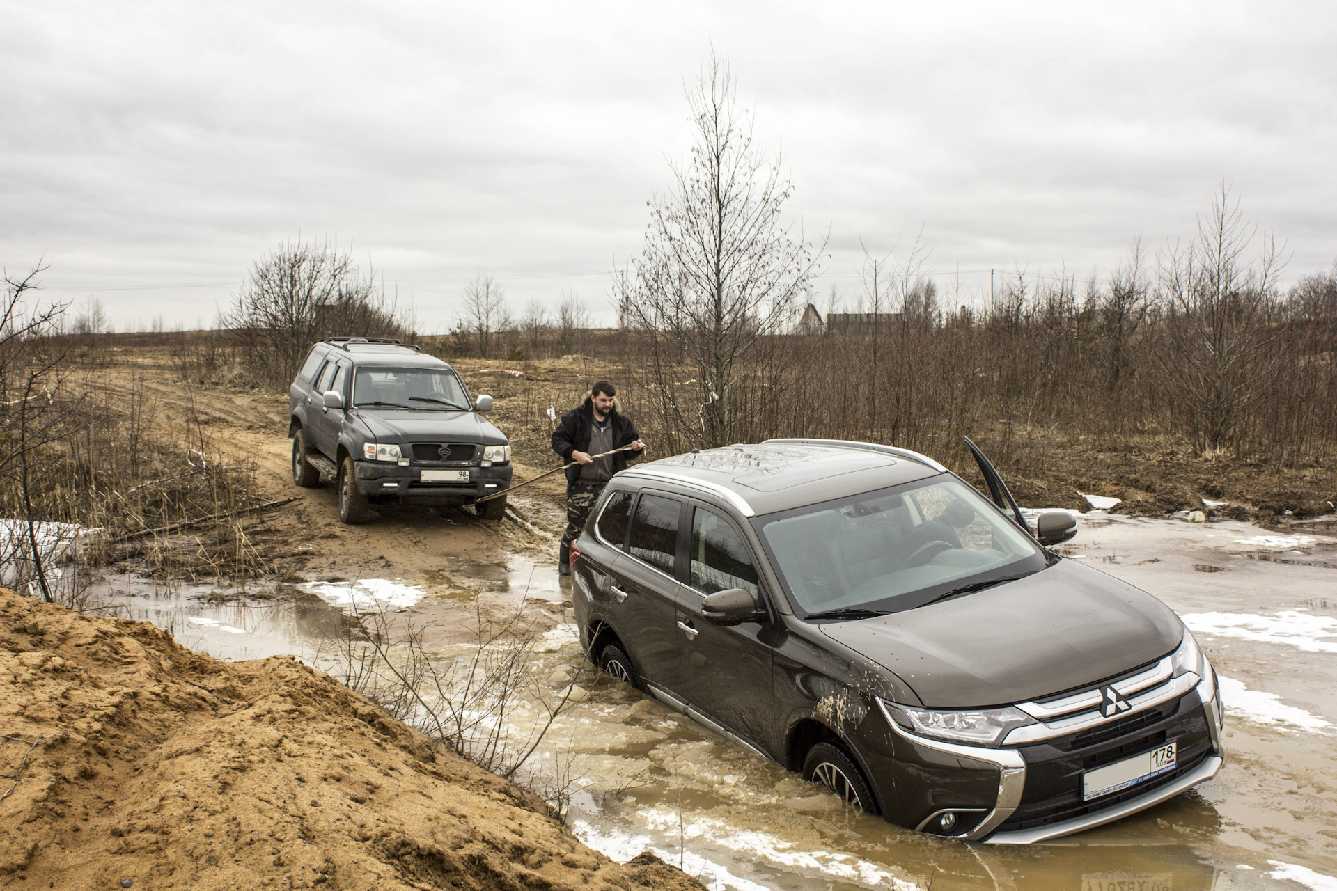 Как кататься на бездорожье и не ломать машину? — Mitsubishi Outlander (3G),  3 л, 2016 года | покатушки | DRIVE2