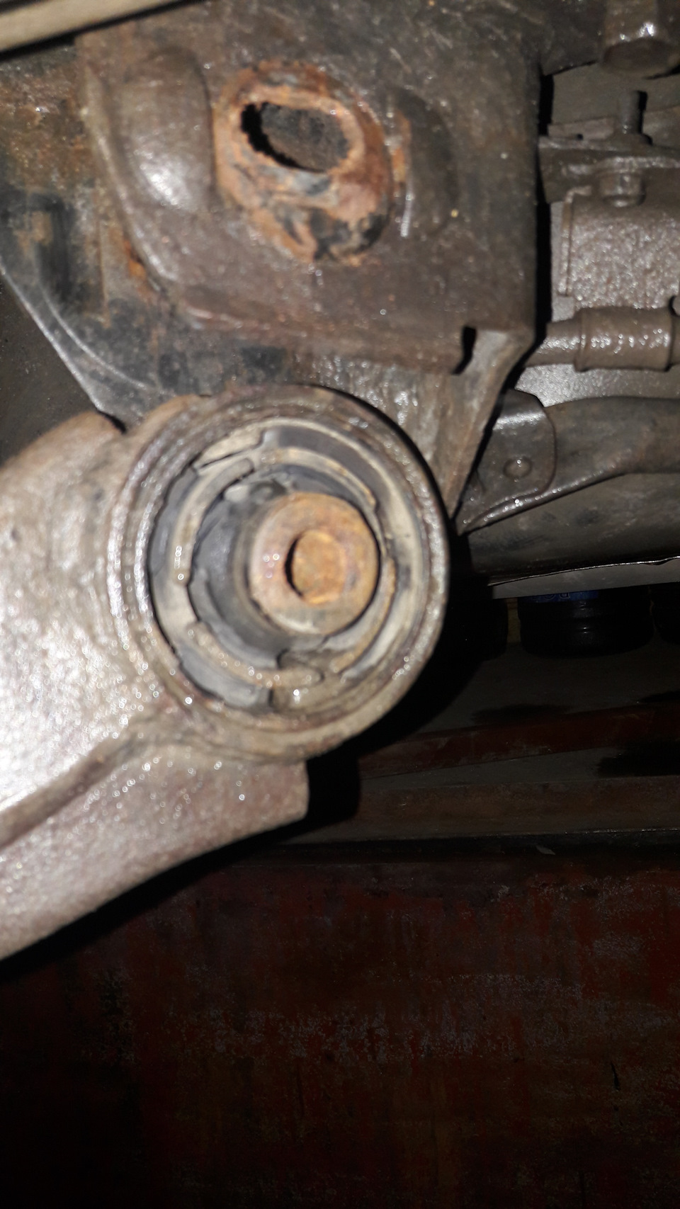 Опыт стоит дорого. Или как перепресовать СБ продольного рычага ...