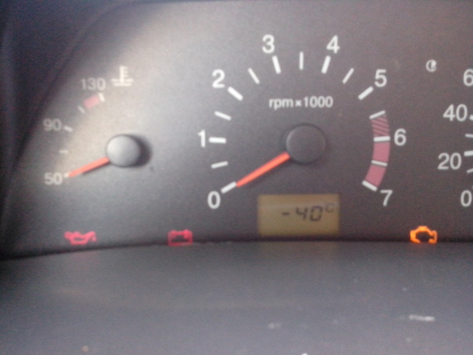 Датчик температуры на приборку 2114. Датчик температуры 2114 на приборную панель. Температура двигателя норма. Доработки ваз 2114. Вольтметр на ваз 2114 на панели приборов.