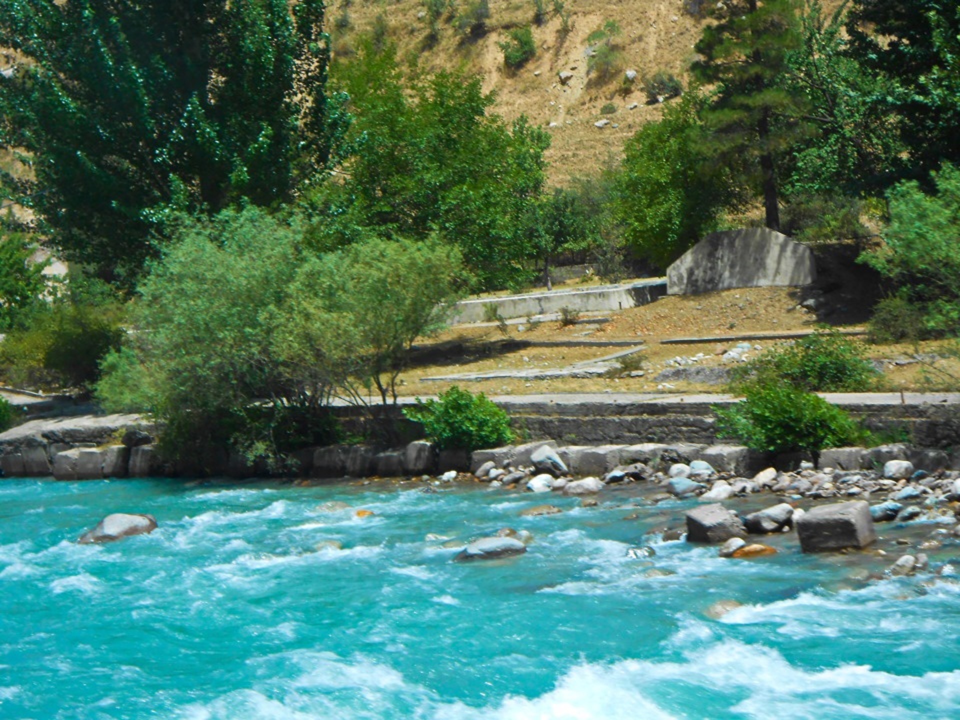 Гулистон таджикистан. Кайраккум Таджикистан. Памирский водопад. Гулистон Таджикистан озеро. Гулистон Таджикистан фото.