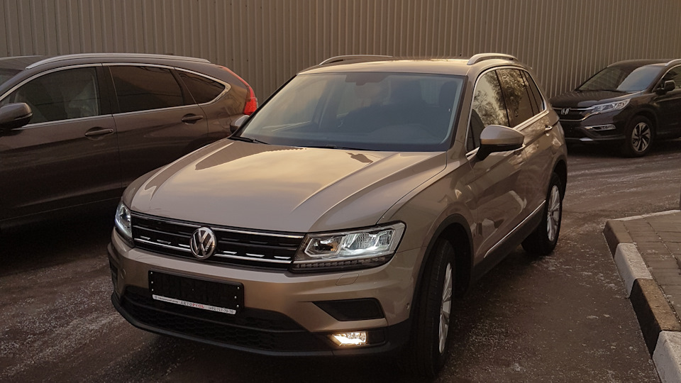 Фольксваген тигуан 1.4 150. VW Tiguan 1 4 TSI 150. Tiguan 2017 1 4 TSI 150. Тигуан 1.4 TSI 4motion. Фольксваген Тигуан кофейный 2021.