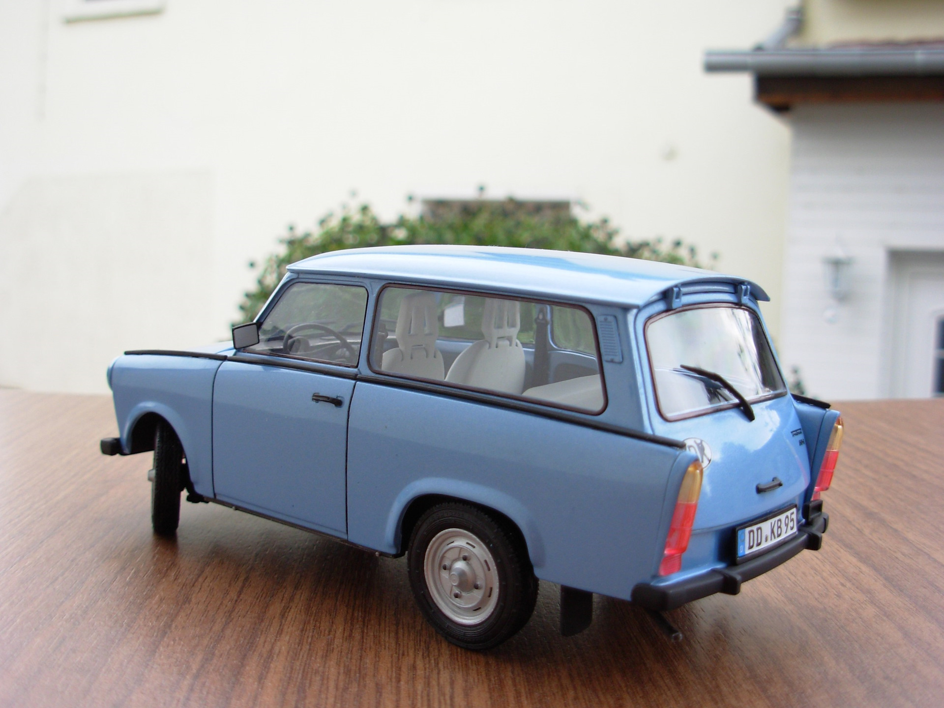 Revell Trabant 601 Universal