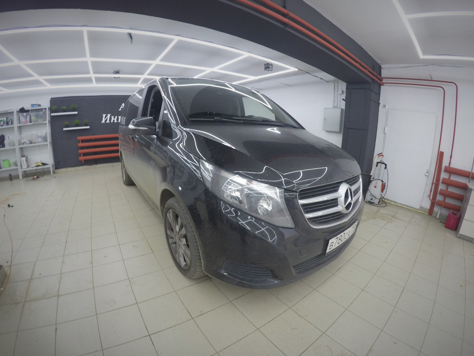 Пошив чехлов из экокожи на Mercedes V220 — АвтоАтелье \"Обнови Салон\" на ...