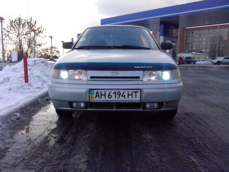 Замена ксеноновой лампы Michi H1 35W 6000K — Lada 21104, 1,6 л, 2005 ...