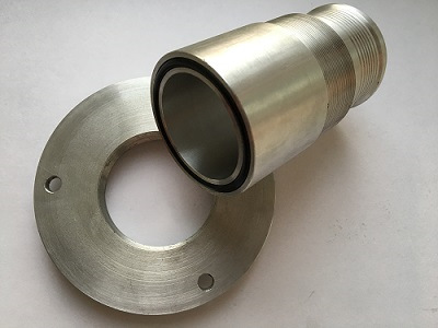 Рестриктор турбины что это. 247b731s 960. Рестриктор турбины что это фото. Рестриктор турбины что это-247b731s 960. картинка Рестриктор турбины что это. картинка 247b731s 960. Начну с самого начала.Турбины на подшипниках (тем более, такие здоровые, как стоит на этой машине) часто требуют заводом изготовителем установки рестриктора — специальной детали, которая ограничивает поток масла в турбину. Если она отсутствует, то слишком больше давление масла приводит к тому, что оно через турбину начинает попадать на впуск, сочиться отовсюду. У меня такой рестриктор стоял, все было отлично. Но со временем ресурс турбины вырабатывается, и масло начинает пробиваться даже с этой деталью. Все кто ее видел последние несколько месяцев отмечали достаточно сильную дымность из выхлопа. Пару недель переписывался с производителем (CompTurbo), и в результате те посоветовали поставить рестриктор с меньшим отверстием, дабы еще немного ограничить поток масла, по их словам — "это бывает" ¯\_(ツ)_/¯Это поможет на пол-года, а потом все равно надо будет покупать новую. Рестриктор турбины что это. 247b731s 960. Рестриктор турбины что это фото. Рестриктор турбины что это-247b731s 960. картинка Рестриктор турбины что это. картинка 247b731s 960. Начну с самого начала.Турбины на подшипниках (тем более, такие здоровые, как стоит на этой машине) часто требуют заводом изготовителем установки рестриктора — специальной детали, которая ограничивает поток масла в турбину. Если она отсутствует, то слишком больше давление масла приводит к тому, что оно через турбину начинает попадать на впуск, сочиться отовсюду. У меня такой рестриктор стоял, все было отлично. Но со временем ресурс турбины вырабатывается, и масло начинает пробиваться даже с этой деталью. Все кто ее видел последние несколько месяцев отмечали достаточно сильную дымность из выхлопа. Пару недель переписывался с производителем (CompTurbo), и в результате те посоветовали поставить рестриктор с меньшим отверстием, дабы еще немного ограничить поток масла, по их словам — "это бывает" ¯\_(ツ)_/¯Это поможет на пол-года, а потом все равно надо будет покупать новую.