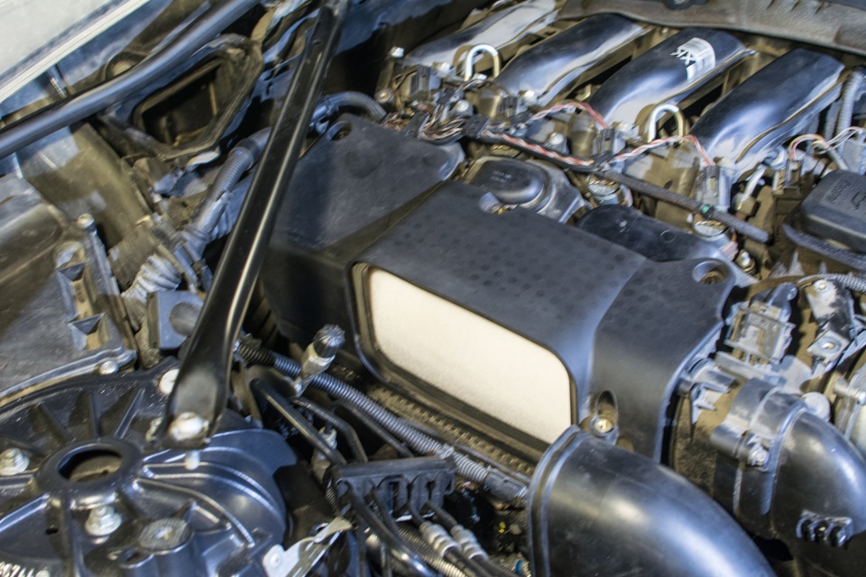 ставим обратно корпус. Следим, что бы все пазы стали на место! — BMW 5 series (E60)