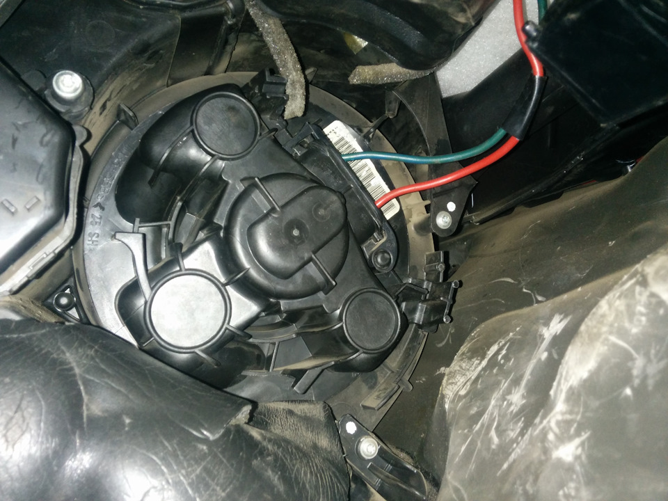 Моторчик печки (Nissan March K12) - запчасть в наличии Контрактные автозапчасти 