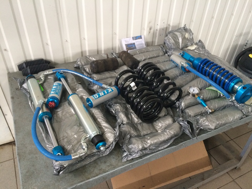 Уплотнительные кольца заднего амортизаторов мотоцикла. Масло в стойки амортизатора. Ремкомплект переднего амортизатора иж. Стойки амортизатора fox. Гидравлическое масло для стоек амортизаторов.