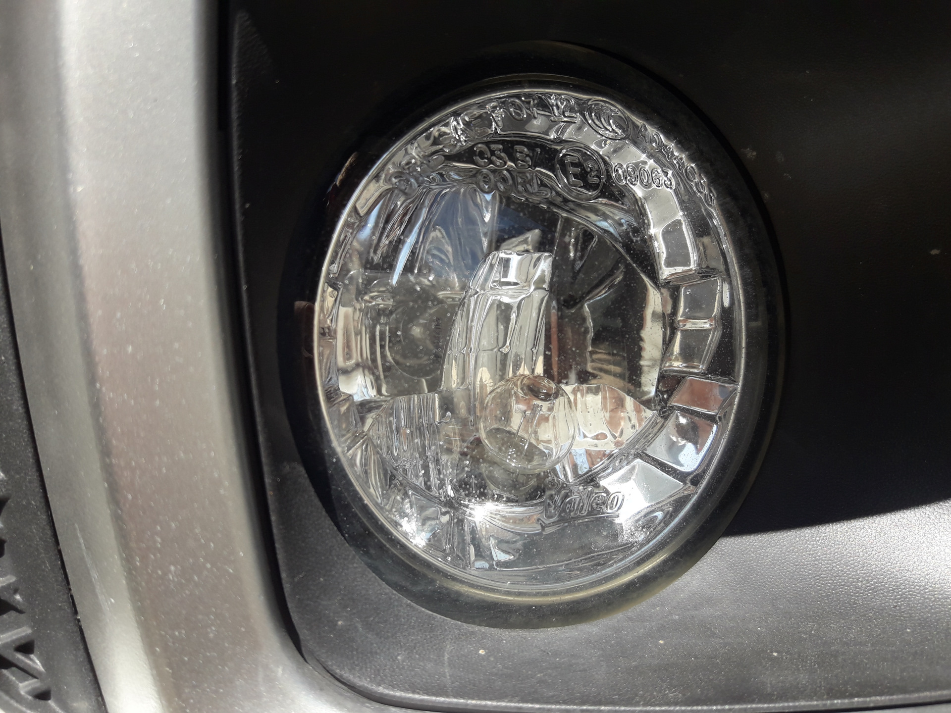 Замена лампочек в ходовых огнях — Subaru Forester (SJ), 2,5 л, 2014 ...