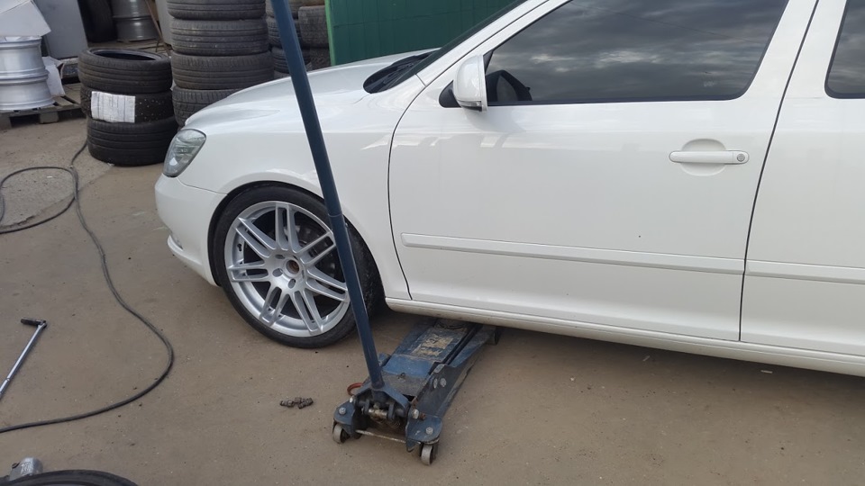 Примерка и установка R19 235/35 Мишлен Пилот спорт кап — Skoda Octavia ...