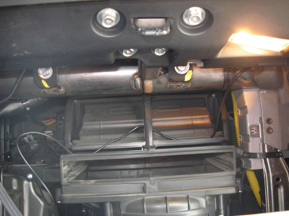 Замена салонного и воздушного фильтра. — Hyundai Tucson (JM), 2 л, 2008 ...