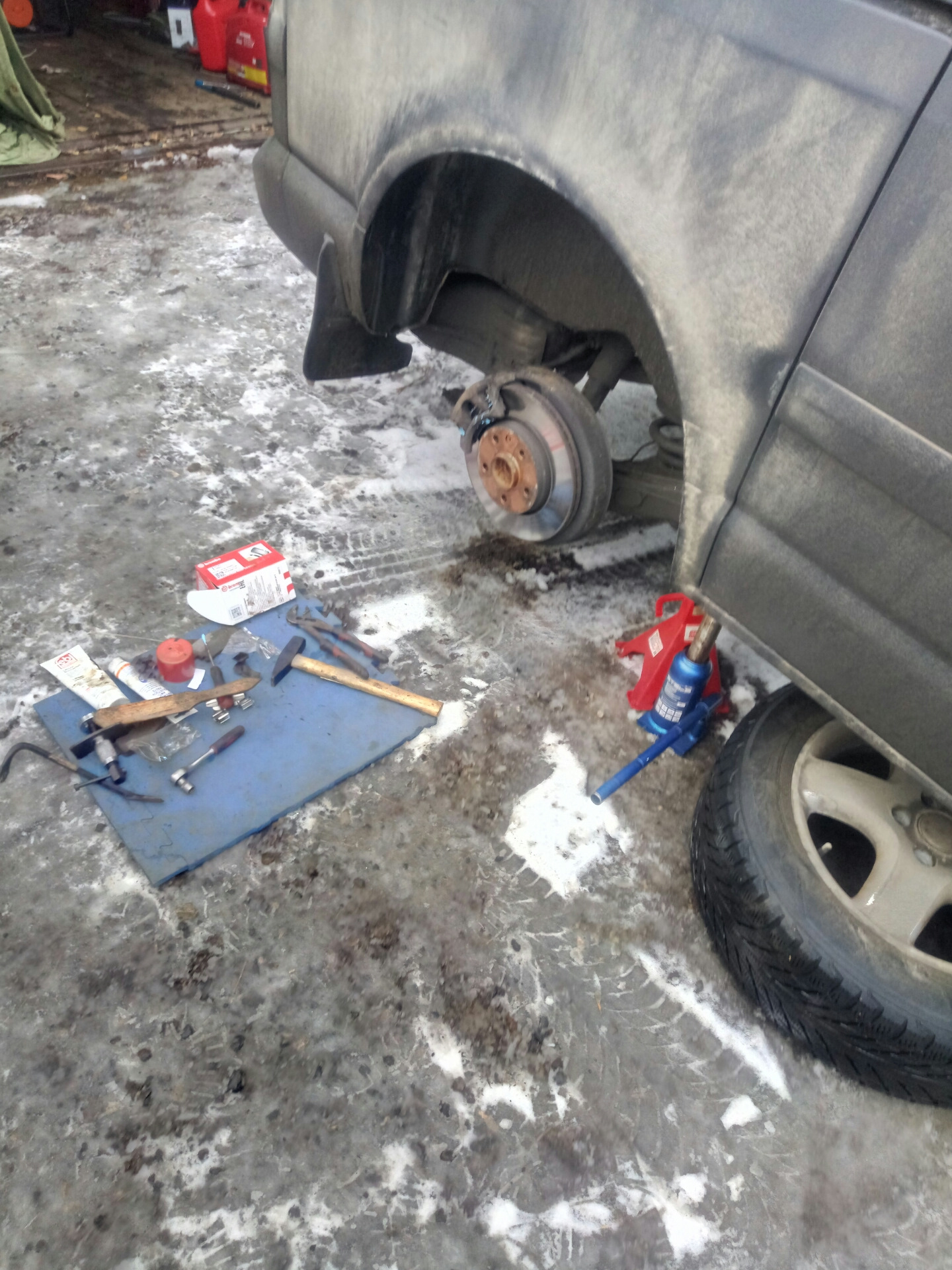 Задние колодки — Volkswagen Multivan (T5), 3,2 л, 2004 года | своими ...