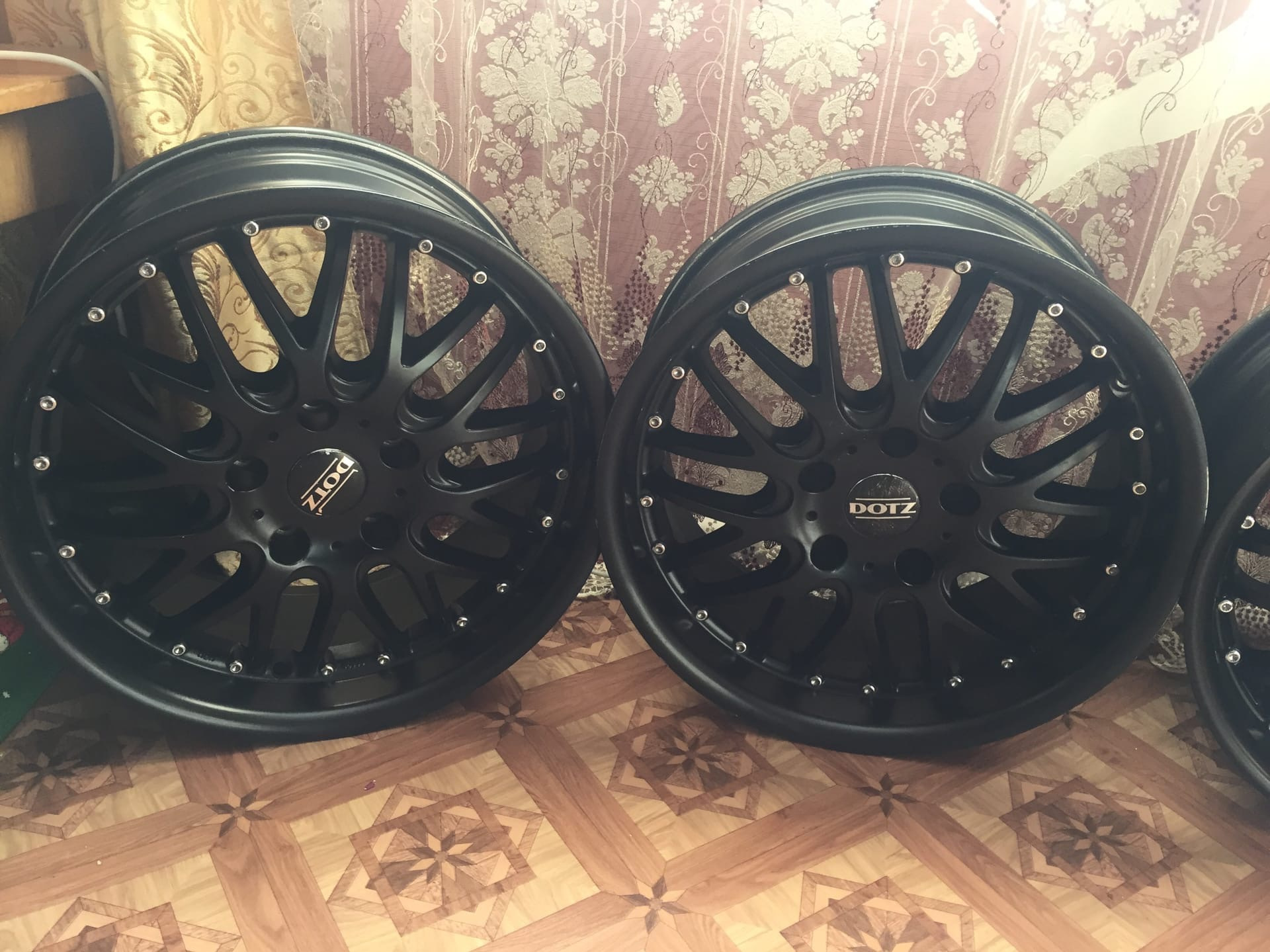 225 45 r17 на 8j. 8 j диски. 5j. 215 40 18 8j. Диски flow forming r18 5x112.