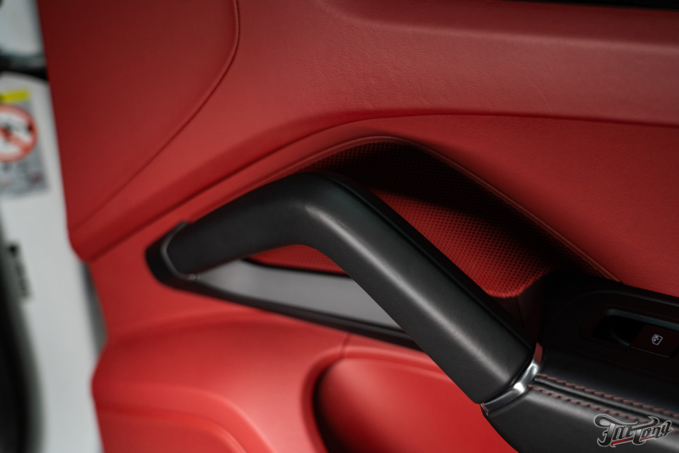 Перешив и ламинация карбоном руля + ремонт кожи на Porsche Cayenne ...