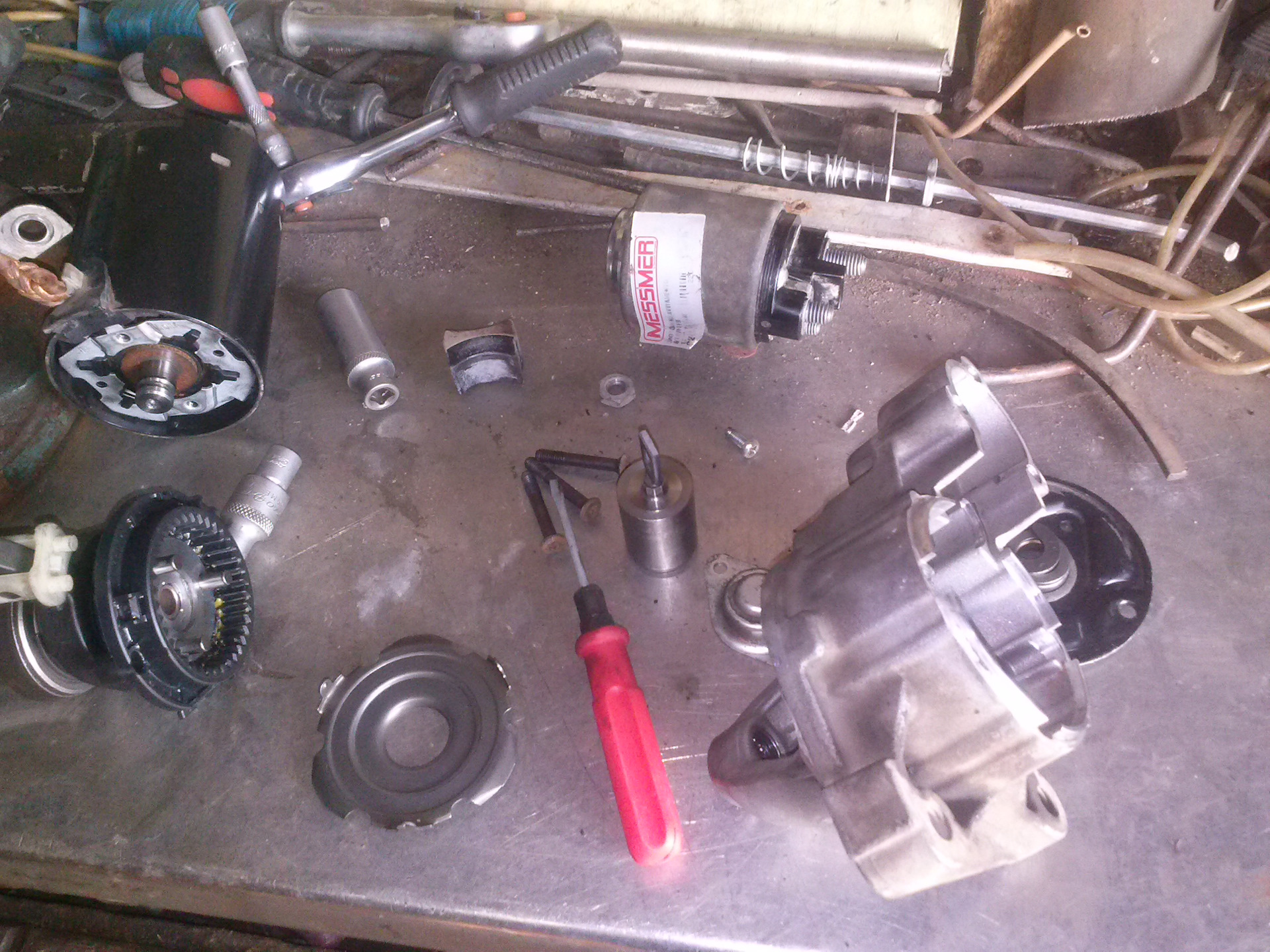 как снять стартер форд фокус 1