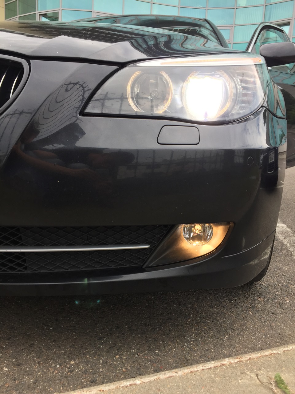Полировка противотуманок. — BMW 5 series (E60), 2,5 л, 2009 года ...