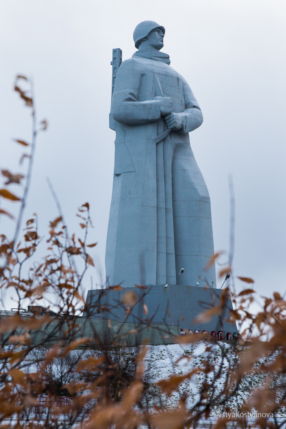 Как нарисовать памятник алеши