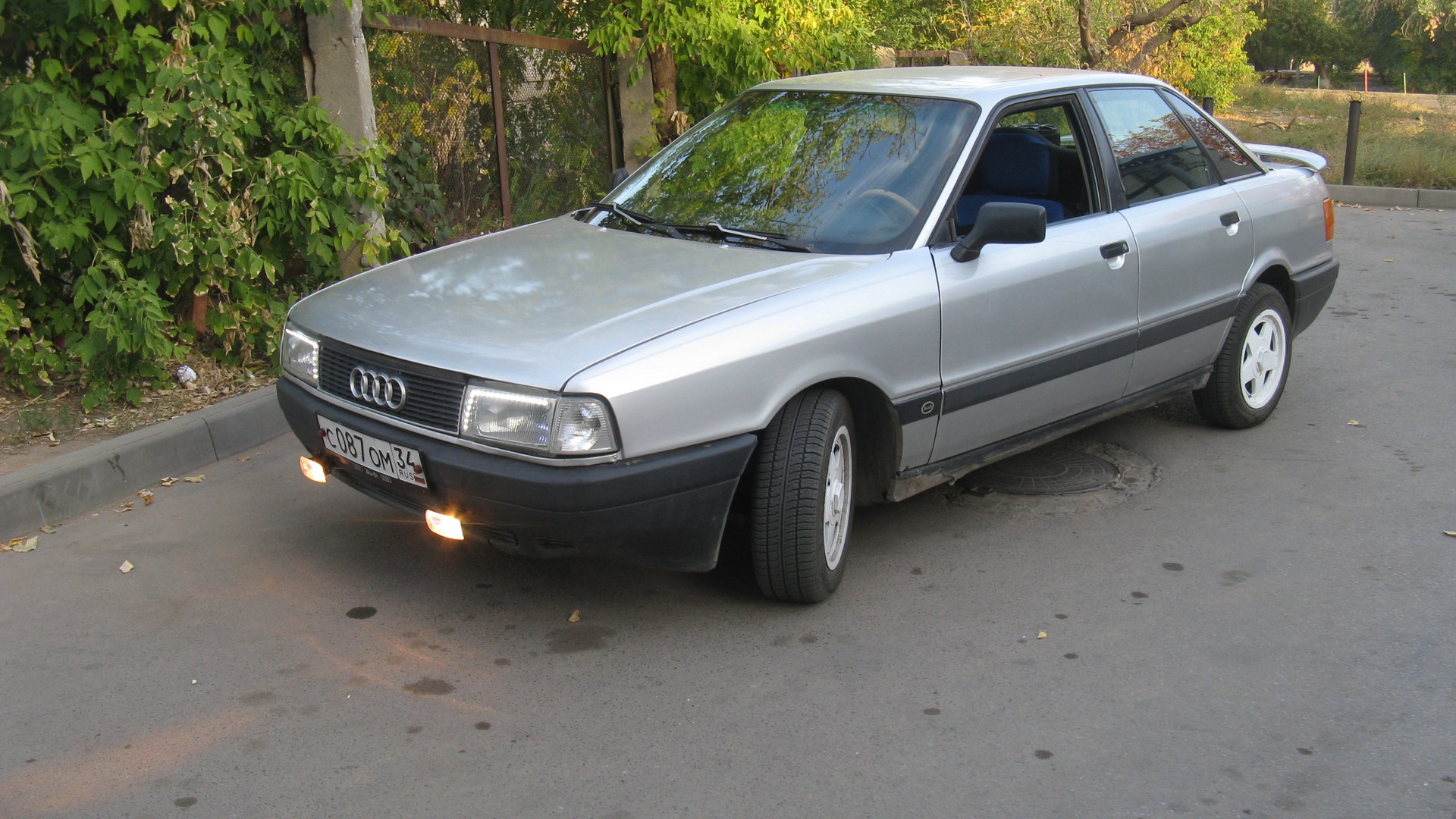 Авто 1989 года. Ауди 80 89 года. Ауди 80 1989. Audi 80 b3 1989 at. Audi 89 года.