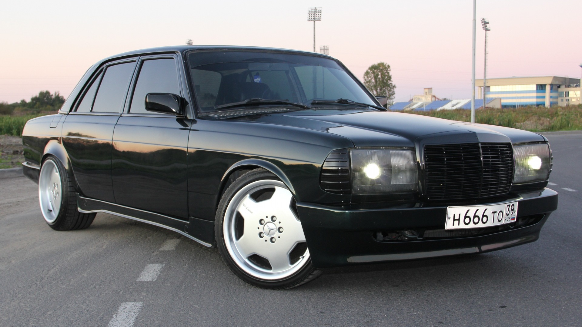 W123 черный