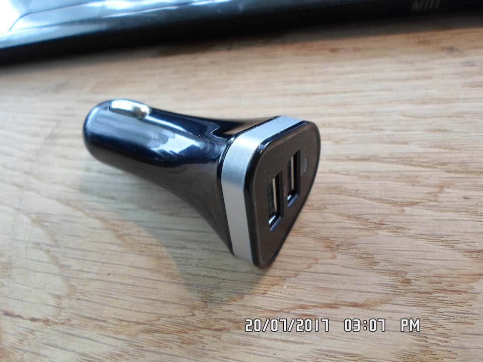 Скажите, спецы, может ли эта погань выдать на каждый разъём по 2 с лишним ампера?(((((((( Не покупайте этот кал! — УАЗ Patriot