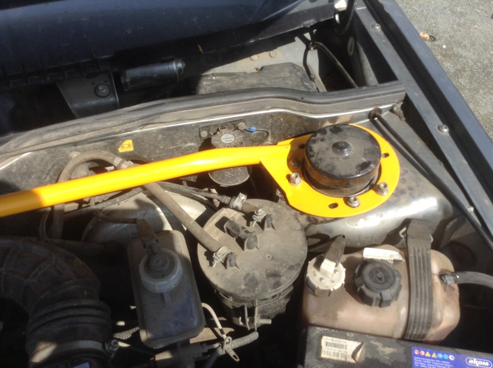 Немного спорта;)Растяжка под капот — DRIVE2