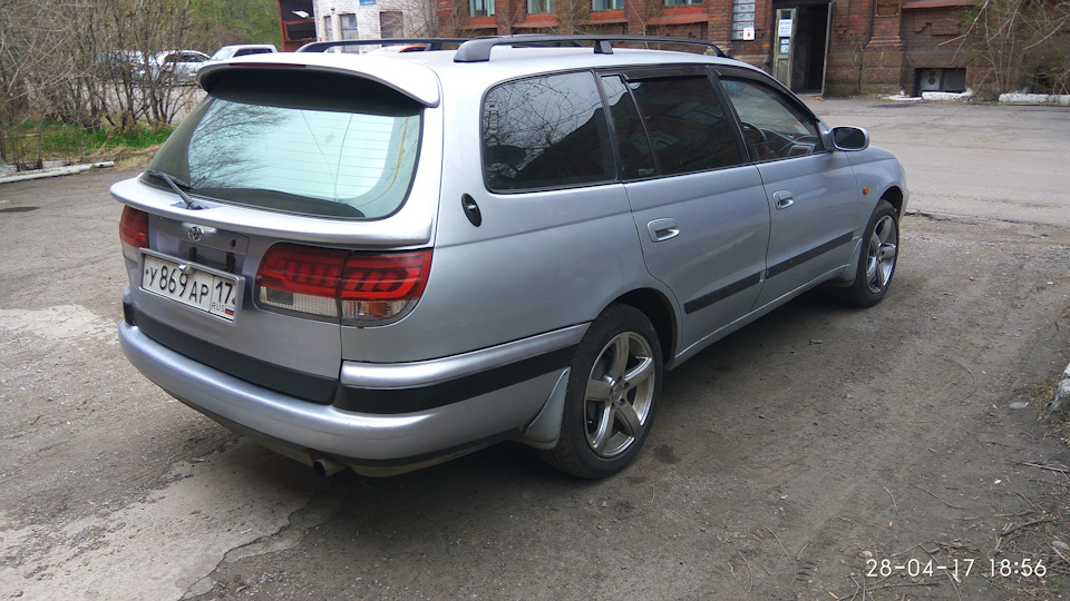 12.01.2016 Стартер крутит, насос качает, свечи сухие, не заводится ...