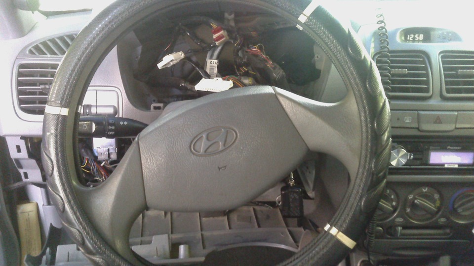 маленький ремонт сигналки — Hyundai Accent (2G), 1,5 л, 2008 года ...