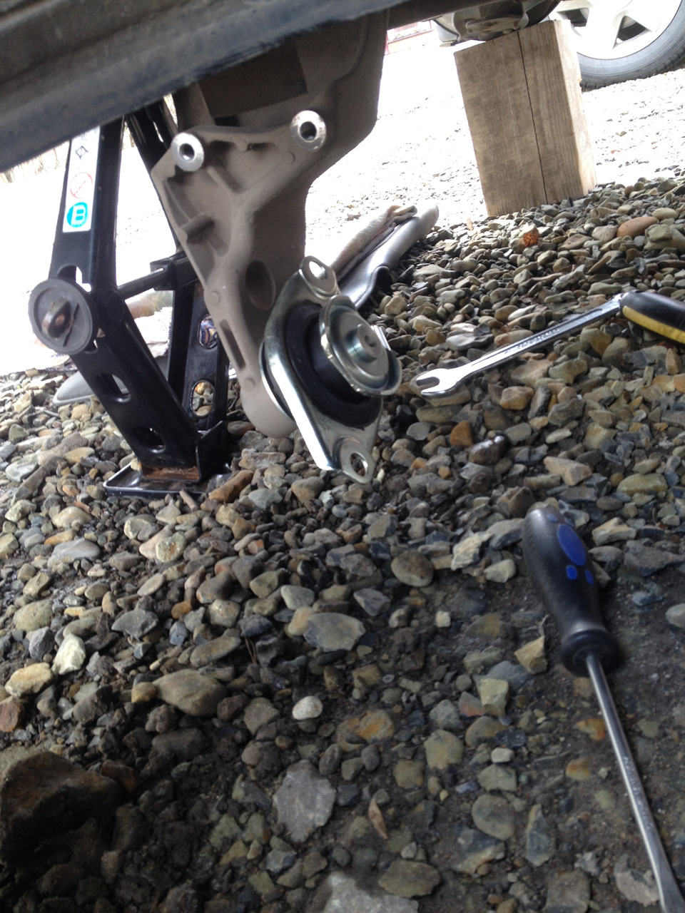 Самостоятельная замена задней опоры двигателя — DRIVE2