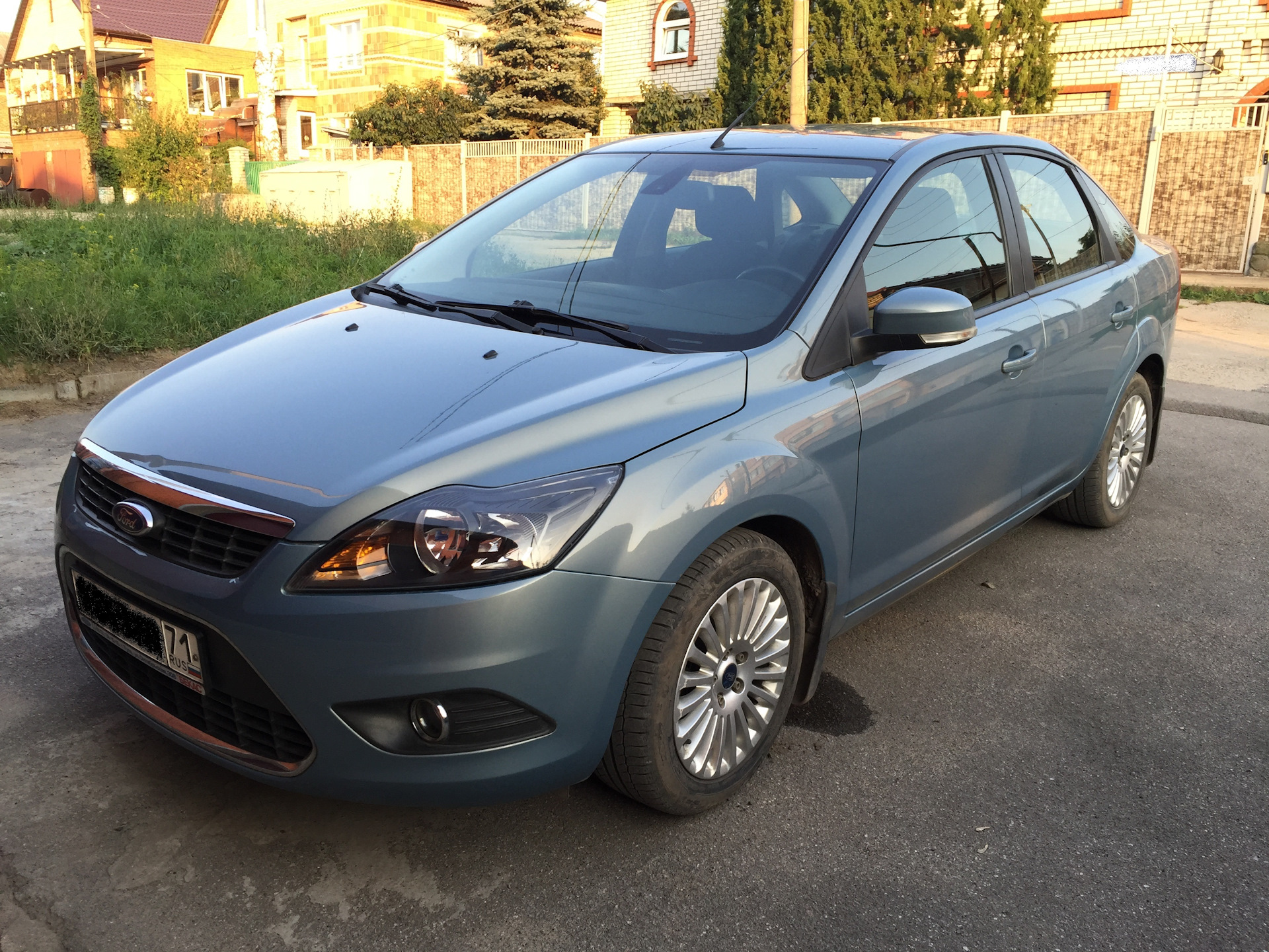 Форд 2 автомат. Ford Focus 2009. Ford Focus 2 2009. Ford Focus 2009 седан. Ford Focus 2 1.6 2009.