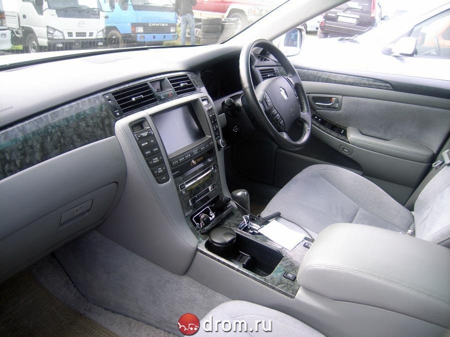 Toyota Crown 2005 салон