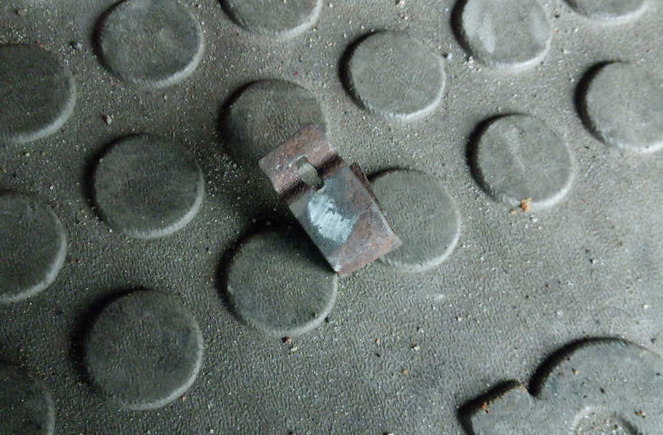 Горит лампа неисправности тормозной системы. — Jeep Grand Cherokee (WJ ...