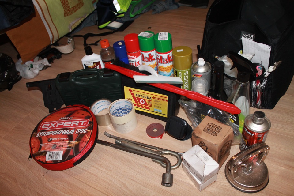 Ваз 2104 нагружена. Что возить с собой в машине. С собой возить она. С собой возить она. Что нужно возить с собой в машине.