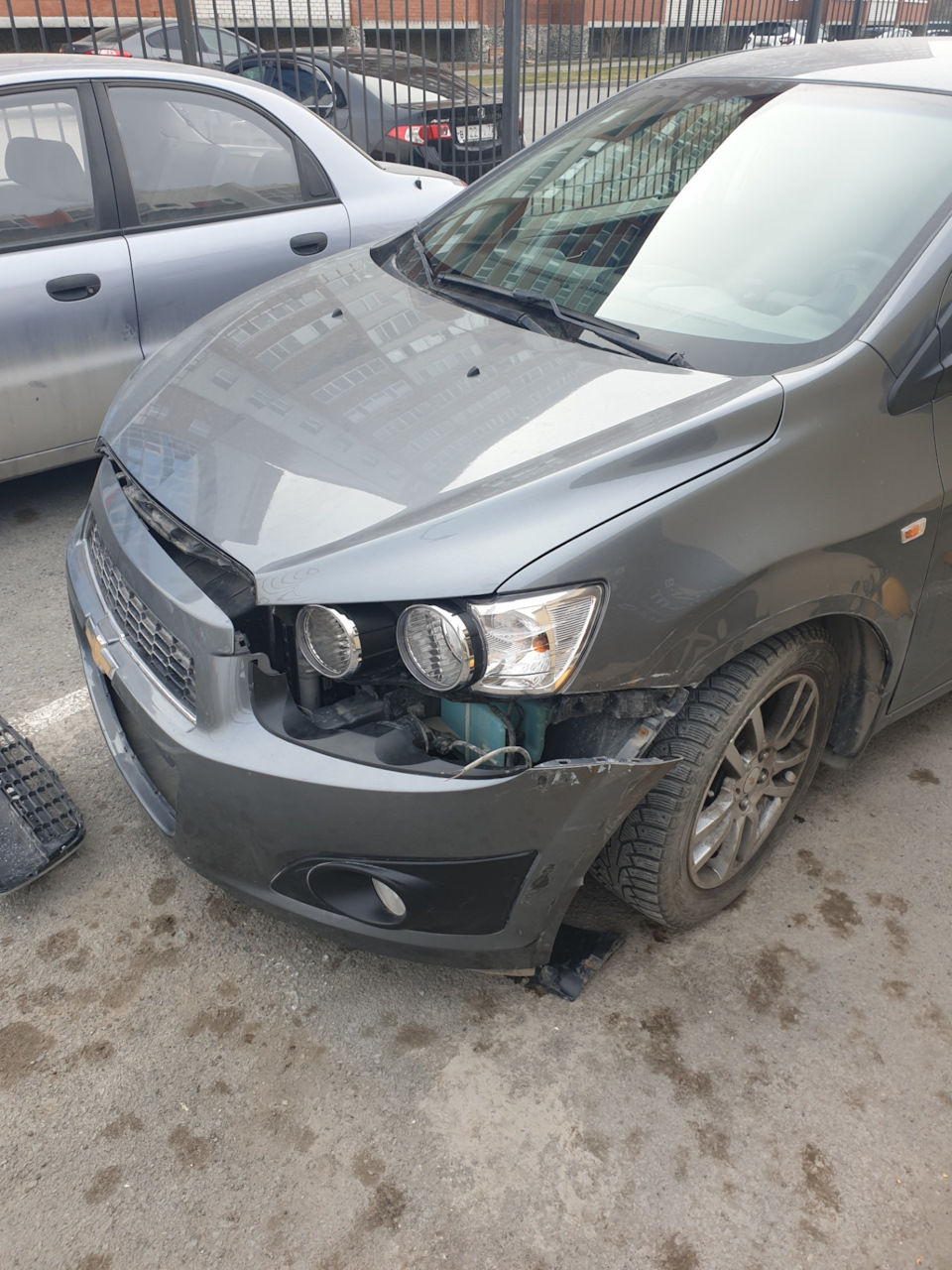 Замена бампера — Chevrolet Aveo Sedan (2G), 1,6 л, 2014 года | поломка |  DRIVE2