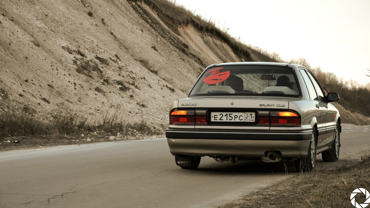 Мицубиси 1989 года. Mitsubishi 1989 1.8. Slammed Galant 1989. Мицубиси Галант вид сзади 1989. Митсубиси розыск.