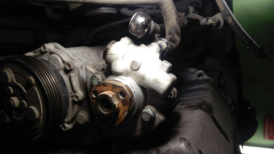 В руль что то бьет на кочках))) 😀 — Volkswagen Golf Mk4, 1,6 л, 1999 ...