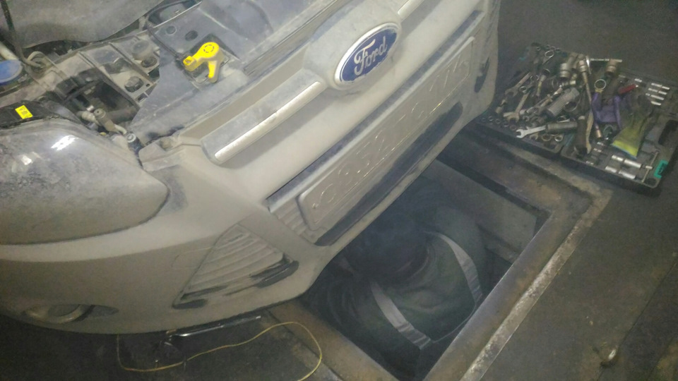 Замена масла на Лукойл Генезис армортек — Ford Focus III Hatchback, 2 л ...