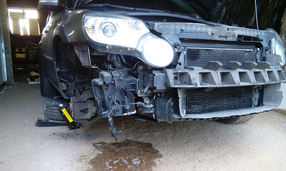 Сняты бампер, колесо и подкрылок. — Skoda Yeti