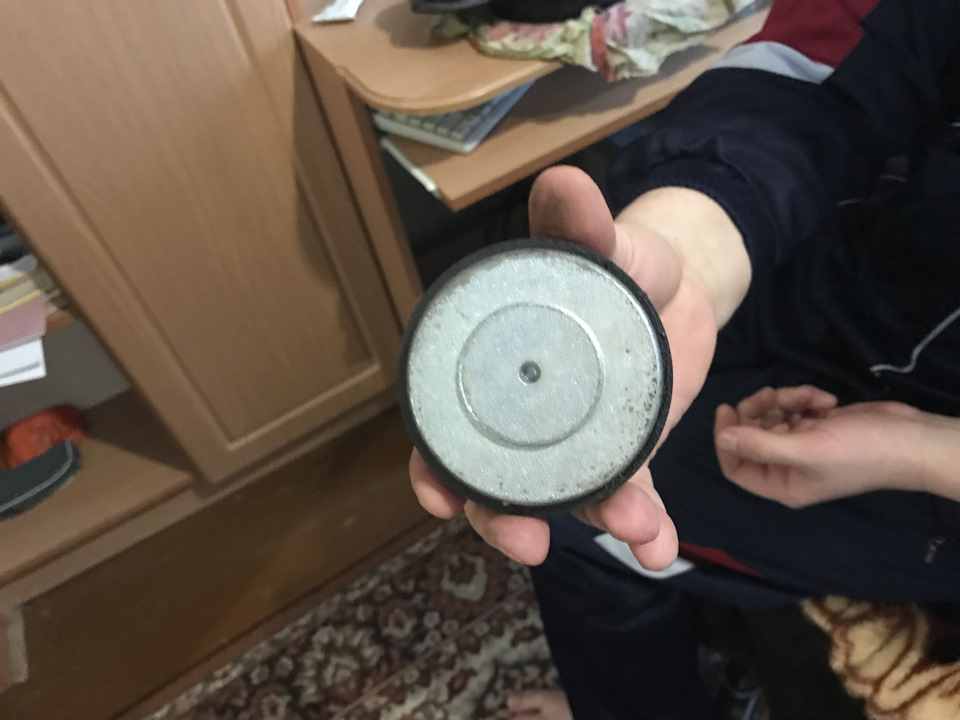 динамик передней двери пассат б6. 2527ea9s 960. динамик передней двери пассат б6 фото. динамик передней двери пассат б6-2527ea9s 960. картинка динамик передней двери пассат б6. картинка 2527ea9s 960. Доброго времени суток подписчики!Сегодня речь пойдет о передних динамиках. Штатная музыка пассата играет не плохо, с шумоизоляцией стало получше, но после нее оказалось, что передний правый динамик хрипит, раньше этого слышно не было. Были мысли просто купить штатный и не заморачиваться, но так совсем неинтересно))) Поэтому закупаем более интересные ништяки: